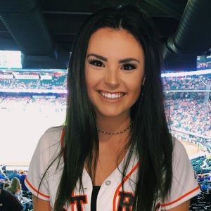 Meet your Posher, Lauren